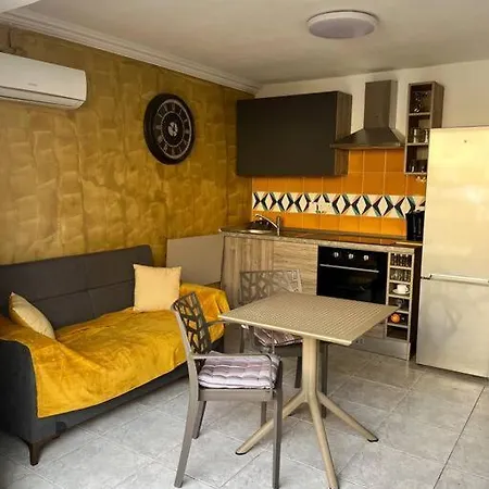Daffodil Cosy Retreat Apartment *